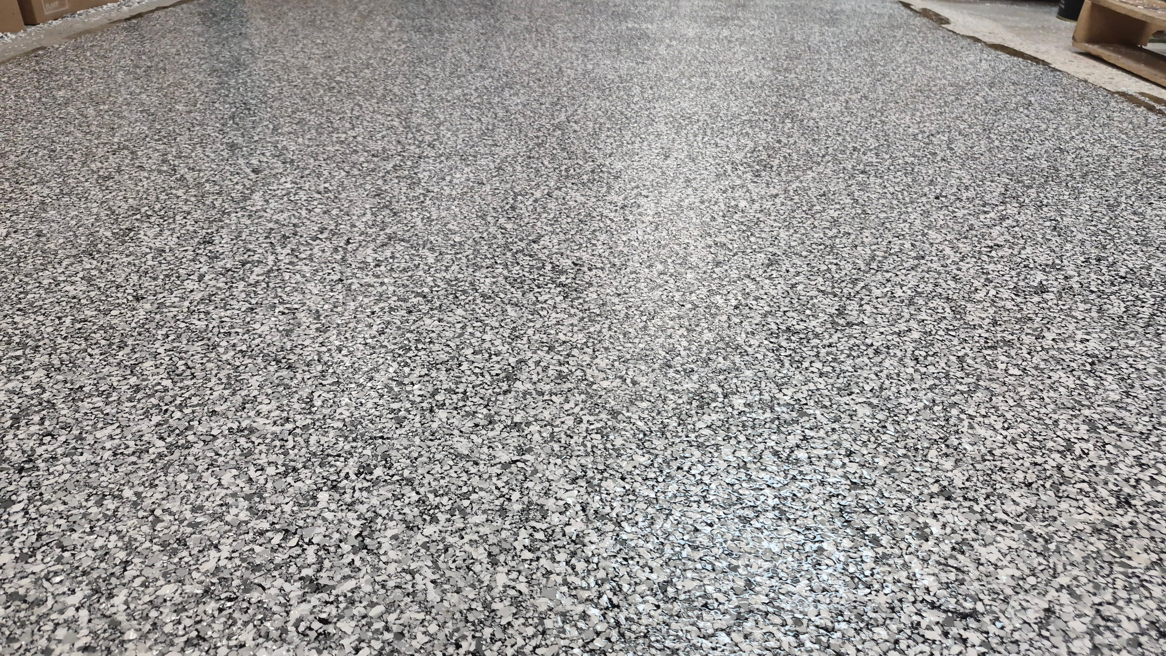 Époxy flake garage — résidentiel